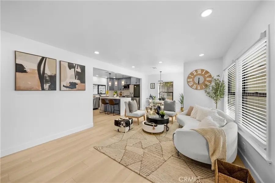 6714 Mclennan, Lake Balboa, CA 91406 - Image #3