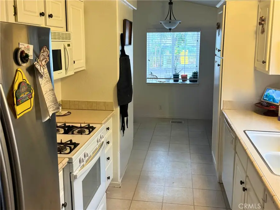 32901 Crescent Avenue, Lake Elsinore, CA 92530 - Image #3