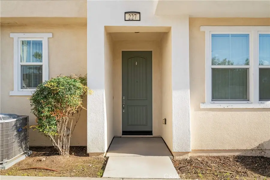 227 Promenade, Pomona, CA 91767 - Image #3
