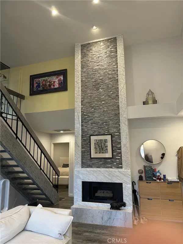 18445 Hatteras Street #402, Tarzana, CA 91356