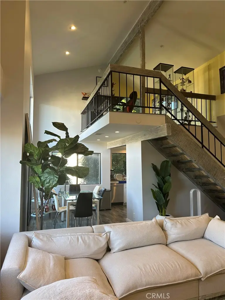 18445 Hatteras Street #402, Tarzana, CA 91356 - Image #3