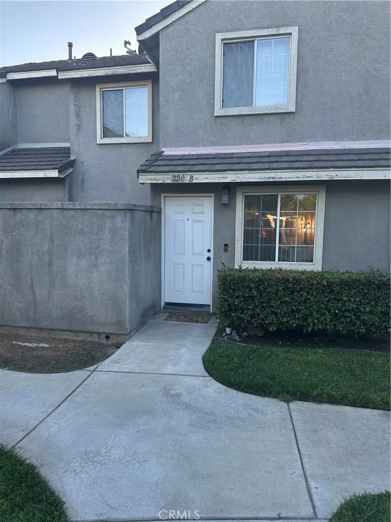 220 W Walnut #B, Rialto, CA 92376 - #1