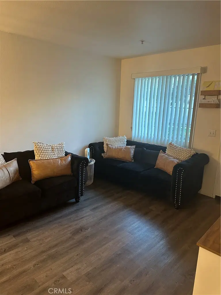 220 W Walnut #B, Rialto, CA 92376 - #3