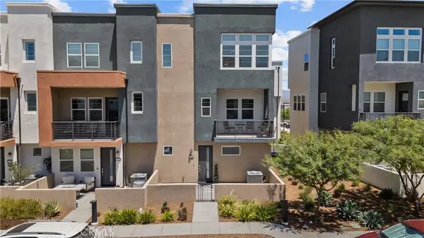 27034 Hummingbird Lane, Valencia, CA 91381