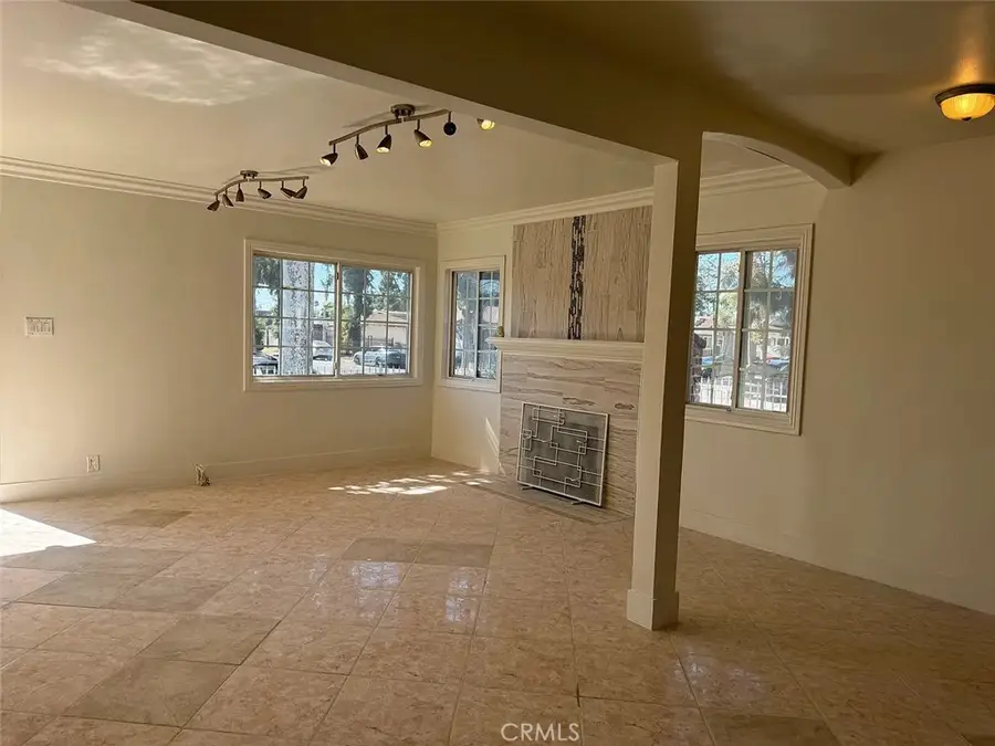 2101 S Sycamore, Santa Ana, CA 92707 - #2
