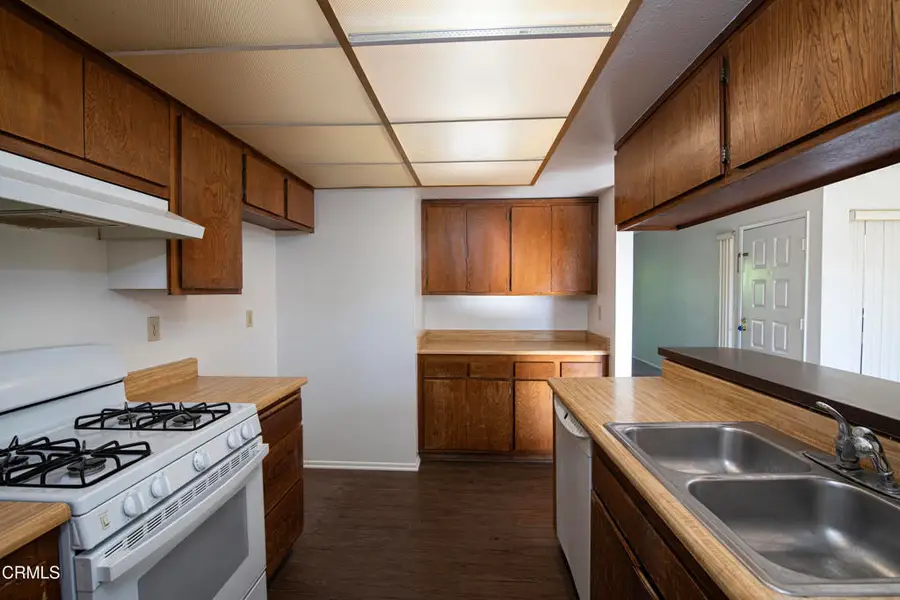 307 Oakwood Street, San Buenaventura Ventura, CA 93001 - Image #2