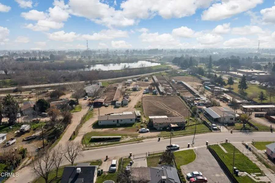 301 Sycamore Drive, Bakersfield, CA 93308 - #2