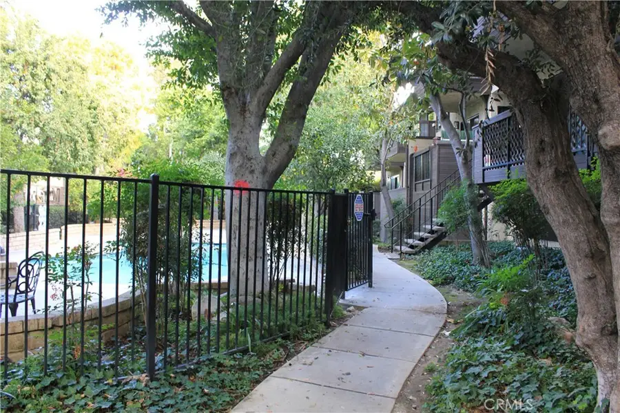 7304 Corbin Avenue #F, Reseda, CA 91335 - Image #3