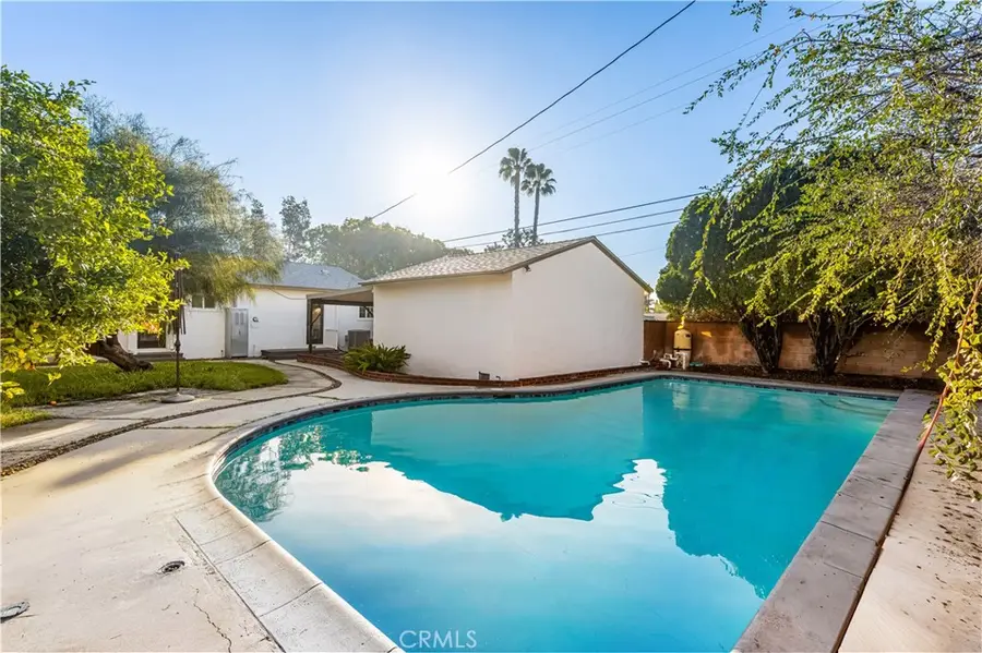 7001 Lasaine Avenue, Van Nuys, CA 91406 - Image #3