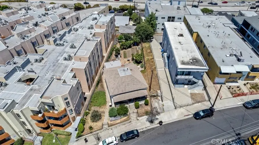 811 N Bunker Hill Avenue, Los Angeles, CA 90012 - #3