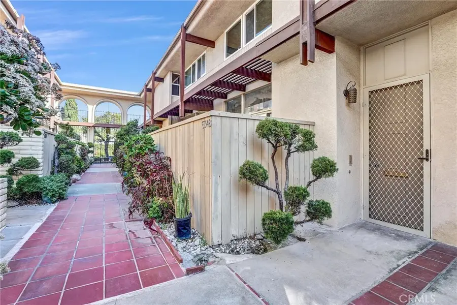 5348 Fairview Boulevard #3, Ladera Heights, CA 90056 - #3