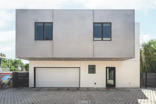 542 N Commonwealth, Los Angeles, CA 90004