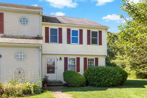 27 Woodview Drive, Falmouth, MA 02540