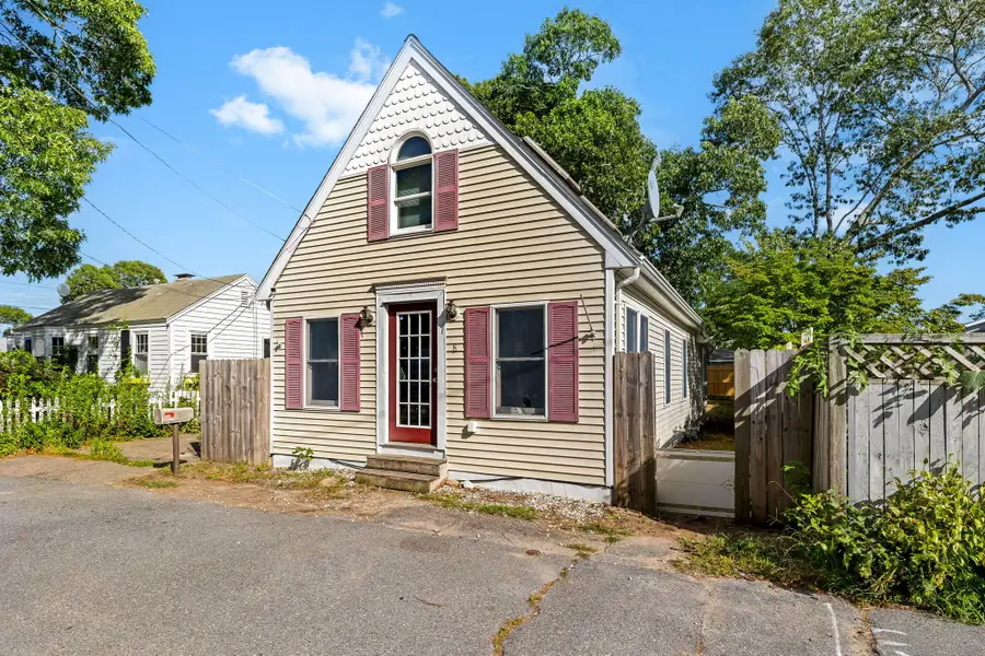 8 Cottage Street, Wareham, MA 02571 - Image #2