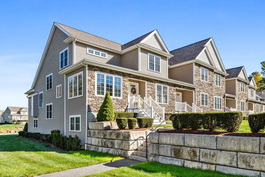 28 Essex Circle, Raynham, MA 02767 - Image #3