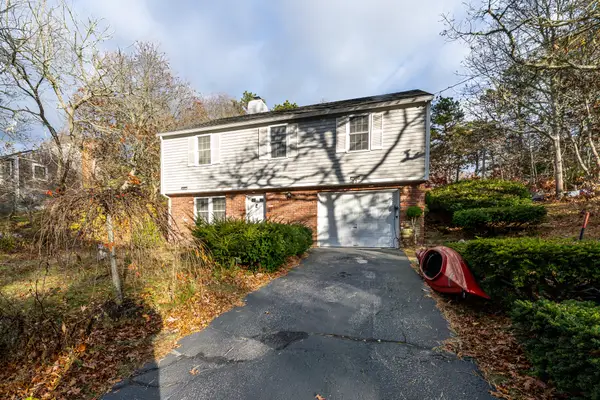27 Quaker Lane, Harwich, MA 02645