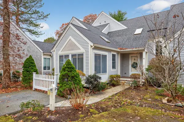 16 Gold Leaf Lane, Mashpee, MA 02649