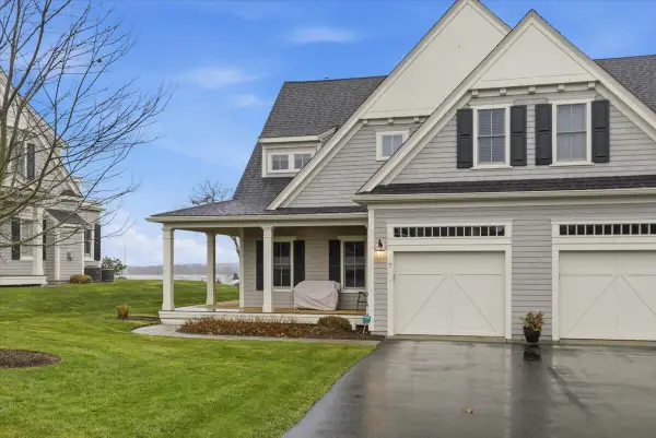 1090 Shore Road, Cataumet, MA 02534