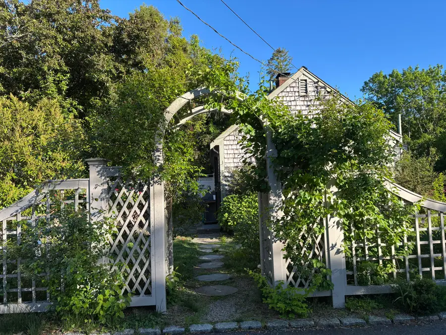 129 Hamlin Avenue, Falmouth, MA 02540 - Image #2