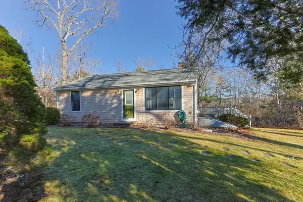 3 W Falmouth Highway, Falmouth, MA 02540