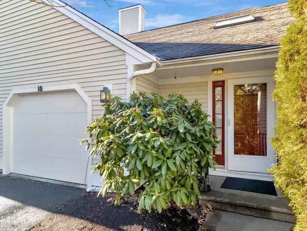 10 Kettle Lane, Mashpee, MA 02649