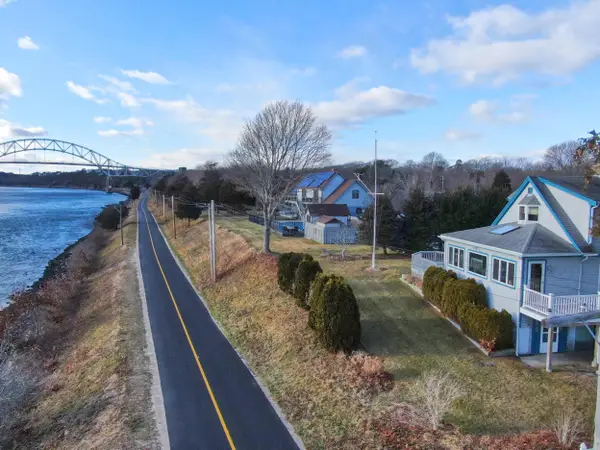 18 Gibbs Road, Sagamore Beach, MA 02562