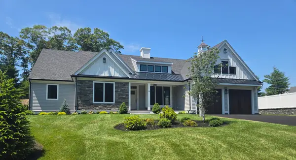 26 Country Club Lane, Mashpee, MA 02649