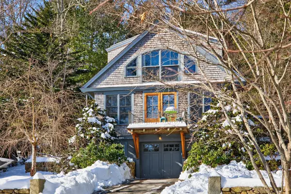 19 Whitecaps Drive, East Falmouth, MA 02536