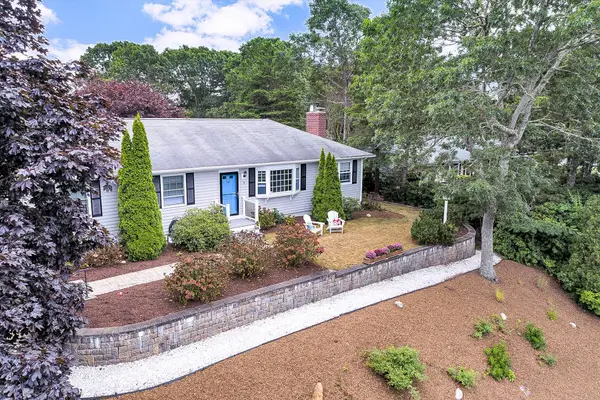 3 Mcnamara Avenue, West Yarmouth, MA 02673