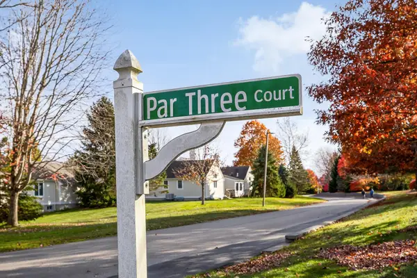 1 Par 3 Court, Mashpee, MA 02649