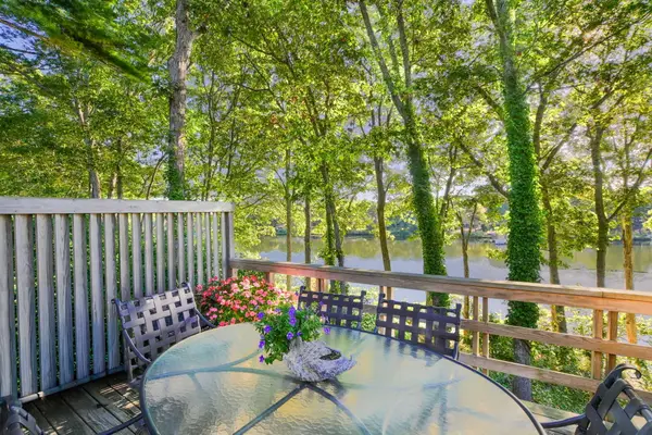 194 Bayfront Way, Teaticket, MA 02536