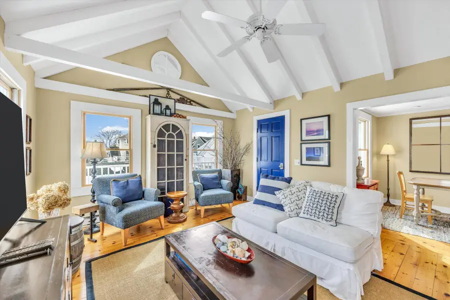 15 Cottage Street, Provincetown, MA 02657 - #2