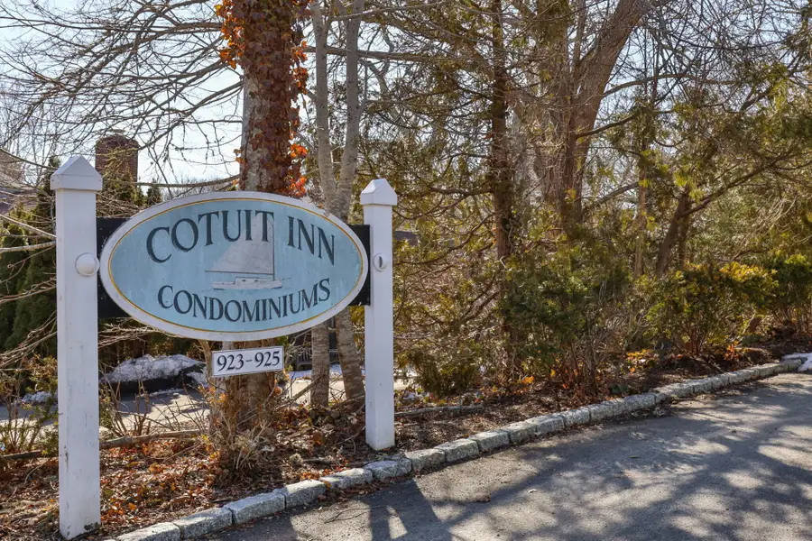 925 Main Street, Cotuit, MA 02635 - #2