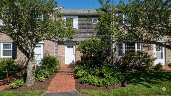 8 Captain Cook Lane, Centerville, MA 02632