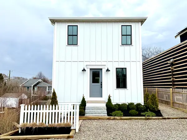 29 Cemetery Road #1, Provincetown, MA 02657