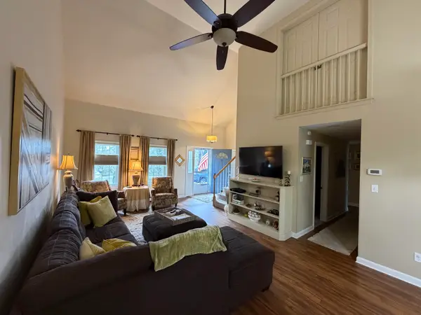 1 Hawthorne Court, Pocasset, MA 02559