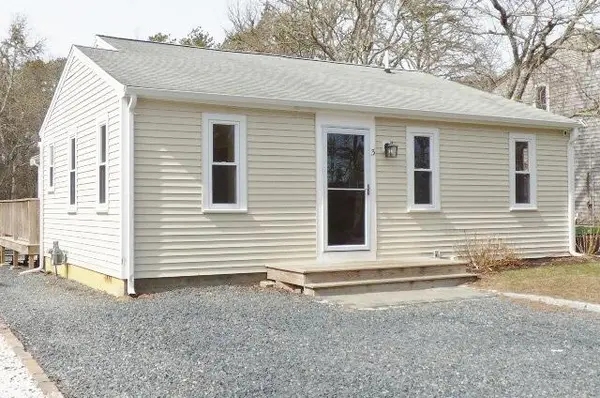 3 Circuit Road, West Yarmouth, MA 02673