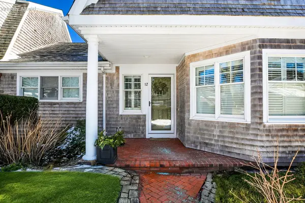 199 E Bay Road, Osterville, MA 02655