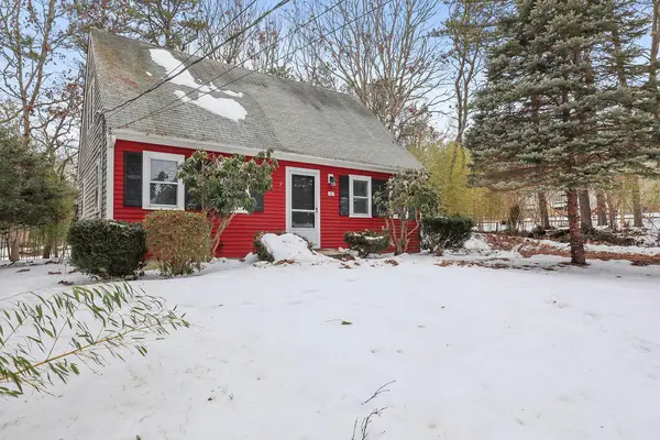 11 Webquish Lane, Mashpee, MA 02649