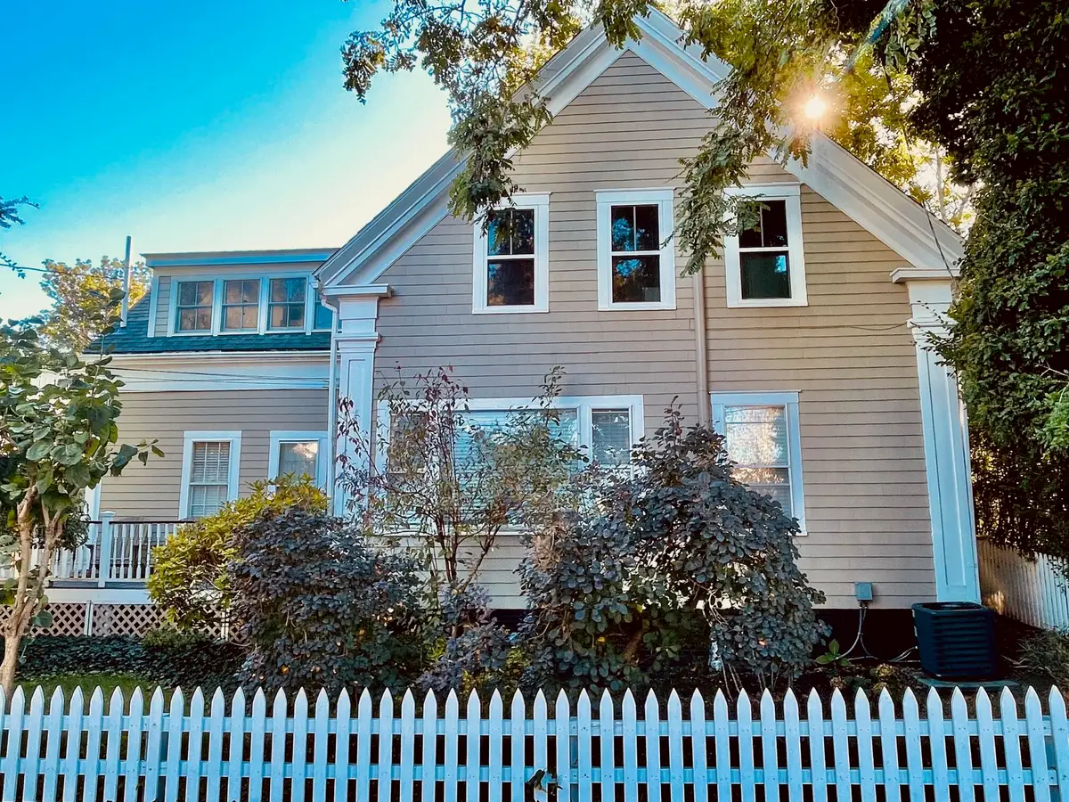 12 Cottage Street, Provincetown, MA 02657 - #1