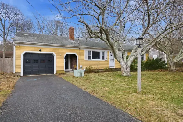 66 Arrowhead Drive, Hyannis, MA 02601