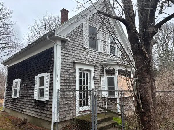 202 Route 28, West Harwich, MA 02671