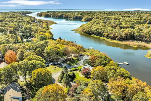 73 Ennsbrook Drive, Teaticket, MA 02536