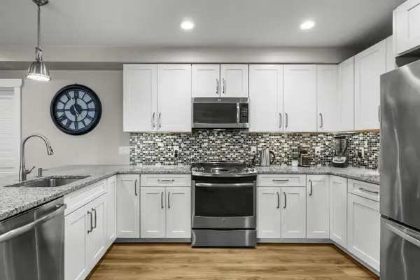 76 Court Street, Plymouth, MA 02360