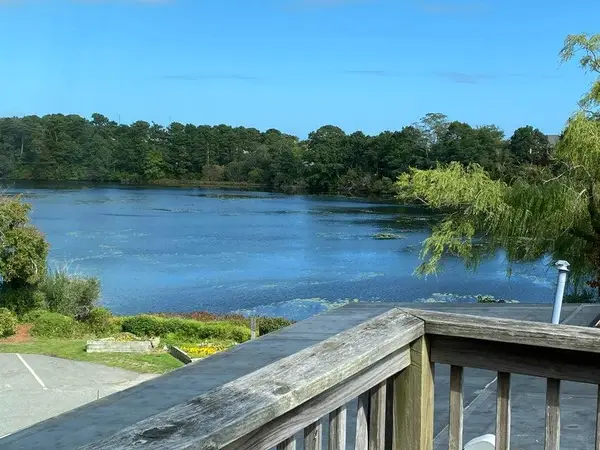 26 Bettys Pond Road #UNIT 9, Hyannis, MA 02601