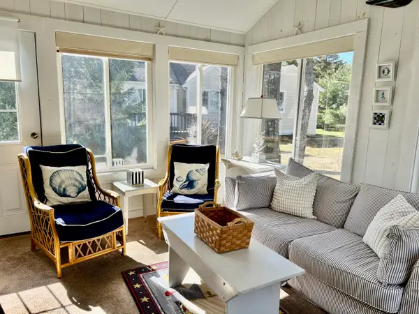 28 Windward Street, Mashpee, MA 02649