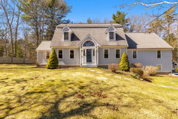 1 Lighthouse Lane, Forestdale, MA 02644
