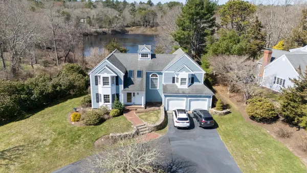 47 Stoney Pond Circle, Marstons Mills, MA 02648