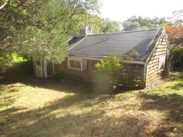 41 Lewis Point Road, Buzzards Bay, MA 02532