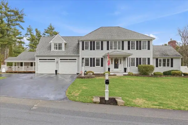 2 Commons Drive, Carver, MA 02330